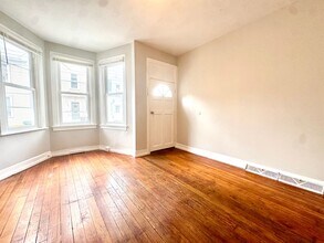 13 E Lee St in Hagerstown, MD - Building Photo - Building Photo