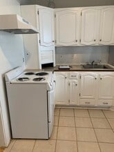 395 Farm St, Unit 395 in New Bedford, MA - Foto de edificio - Building Photo