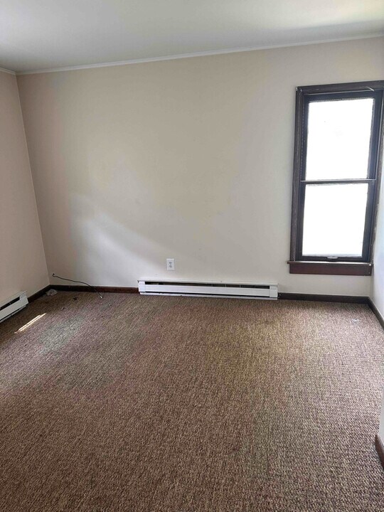 311 N Van Buren St, Unit 3 in Bay City, MI - Building Photo