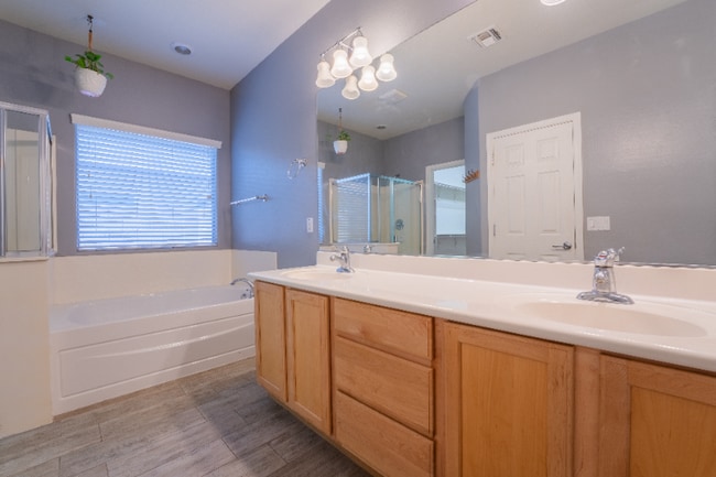 2313 N Presidential Dr in Florence, AZ - Foto de edificio - Building Photo