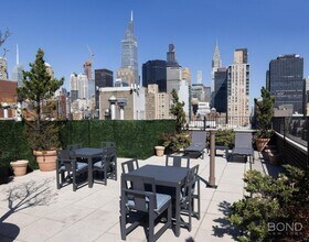 166 E 34th St in New York, NY - Building Photo - Building Photo