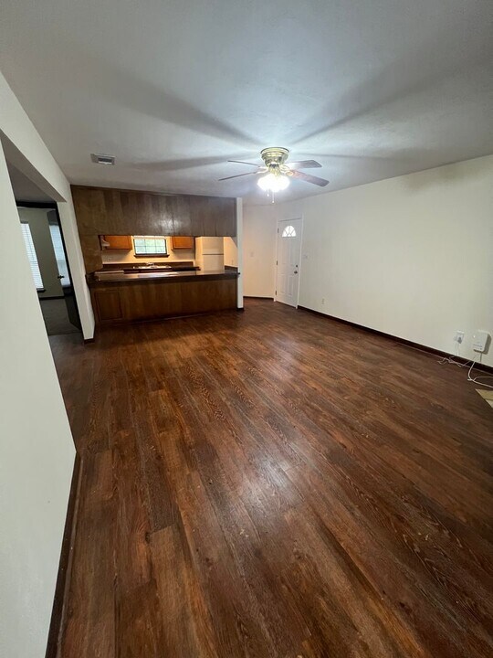 1233 Cross Creek Cir in Tallahassee, FL - Building Photo