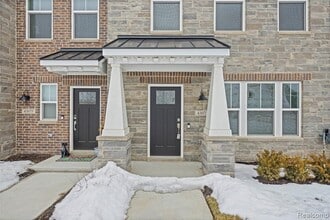 43071 Atwood Ave in Novi, MI - Building Photo - Building Photo