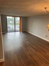 1820 N Lauderdale Ave, Unit 3304 in North Lauderdale, FL - Building Photo - Building Photo