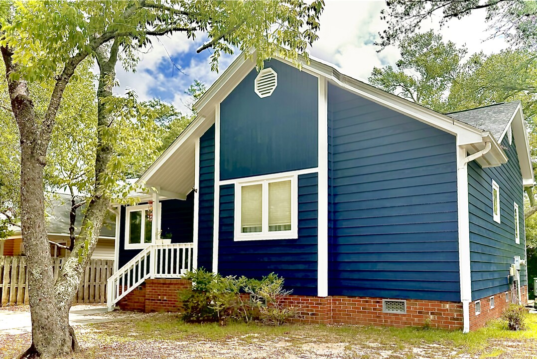 324 NE 45th St in Oak Island, NC - Building Photo