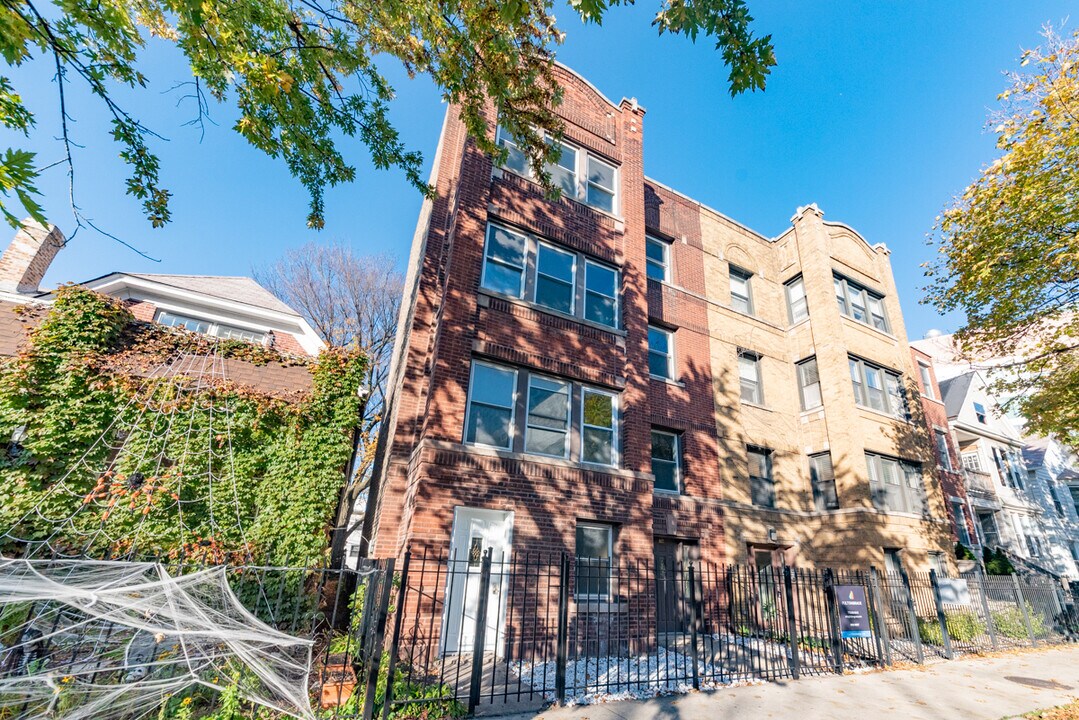 1122 W Addison St, Unit # 03 in Chicago, IL - Foto de edificio
