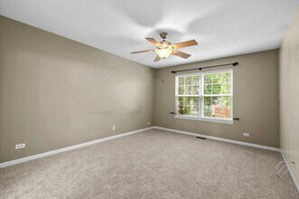 2282 Foxmoor Ln in Aurora, IL - Building Photo - Building Photo