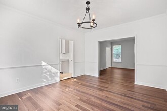 10221 Maxine St in Ellicott City, MD - Building Photo - Building Photo