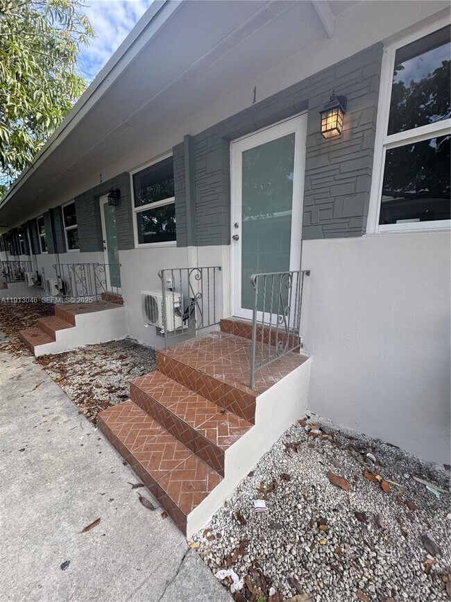 53 NE 56th St in Miami, FL - Building Photo - Building Photo