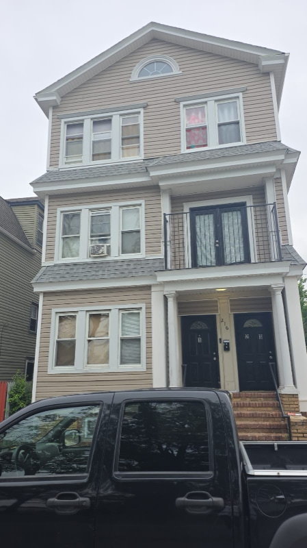 216 Rhode Island Ave in East Orange, NJ - Building Photo - Building Photo
