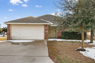 101 Soapstone Dr in Jarrell, TX - Building Photo - Building Photo