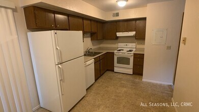 337 W Iowa Ave in Fountain, CO - Building Photo - Building Photo