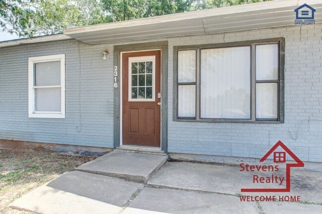 2316 NW 28th St in Lawton, OK - Foto de edificio - Building Photo