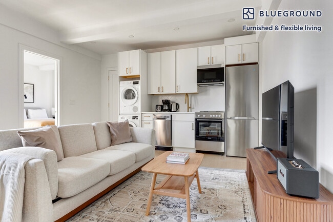 244 W 72nd St in New York, NY - Building Photo - Building Photo