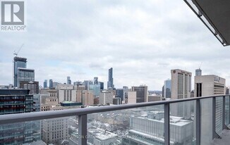 126 Simcoe St in Toronto, ON - Building Photo