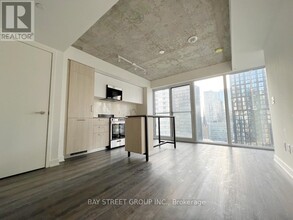 65-1865 Mutual St in Toronto, ON - Building Photo - Building Photo