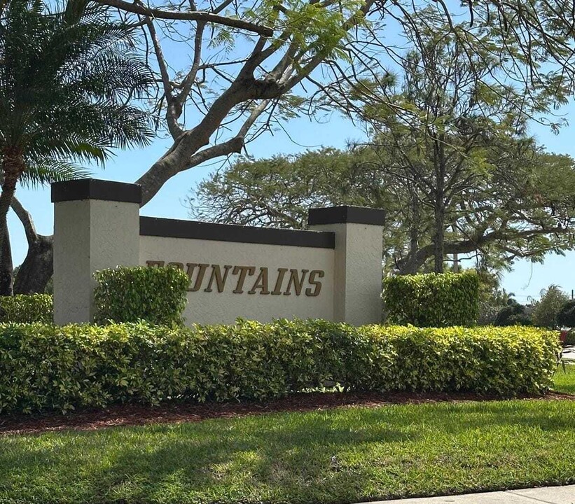 5148 Rosen Blvd in Boynton Beach, FL - Building Photo