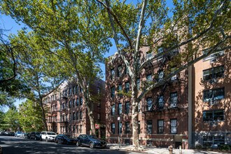 Fort Gary Apartments in Astoria, NY - Building Photo - Building Photo