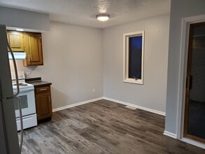 16950 Woodland Dr in Three Rivers, MI - Building Photo - Building Photo