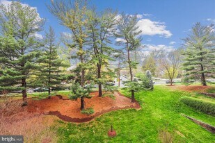 4201 Cathedral Ave NW in Washington, DC - Building Photo