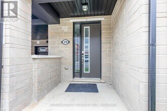 29 Keppel Cir in Brampton, ON - Building Photo - Building Photo