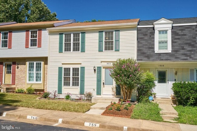 property at 5810 Bunker Woods Ln