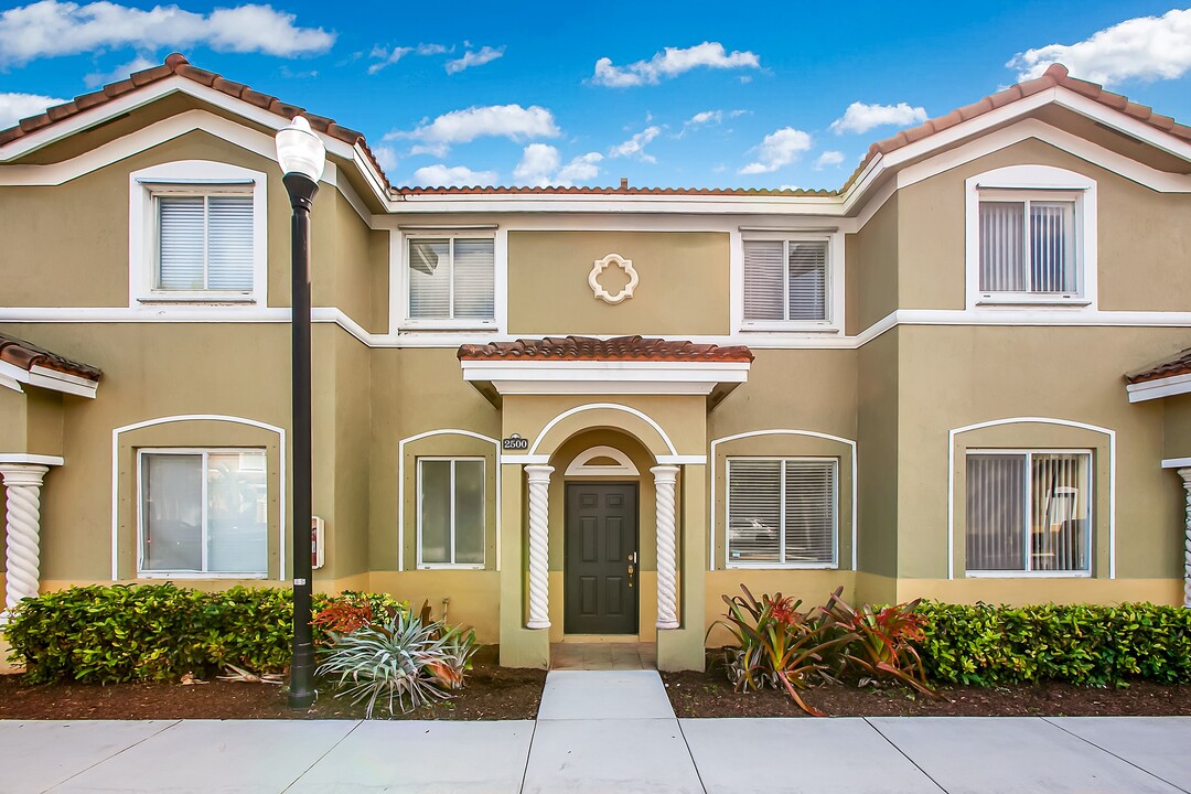 Seascape Pointe Townhomes in Homestead, FL - Building Photo