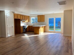 419 Woodhaven Dr in Vacaville, CA - Building Photo - Building Photo