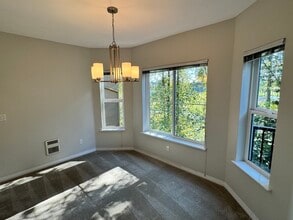 12439 Totem Lake Way in Kirkland, WA - Building Photo - Building Photo
