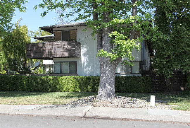 250 Waverly St in Menlo Park, CA - Building Photo - Building Photo