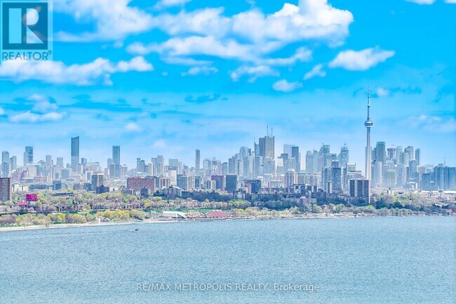 38-3338 Annie Craig Dr in Toronto, ON - Building Photo - Building Photo