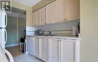 155 Beecroft Rd in Toronto, ON - Building Photo - Building Photo