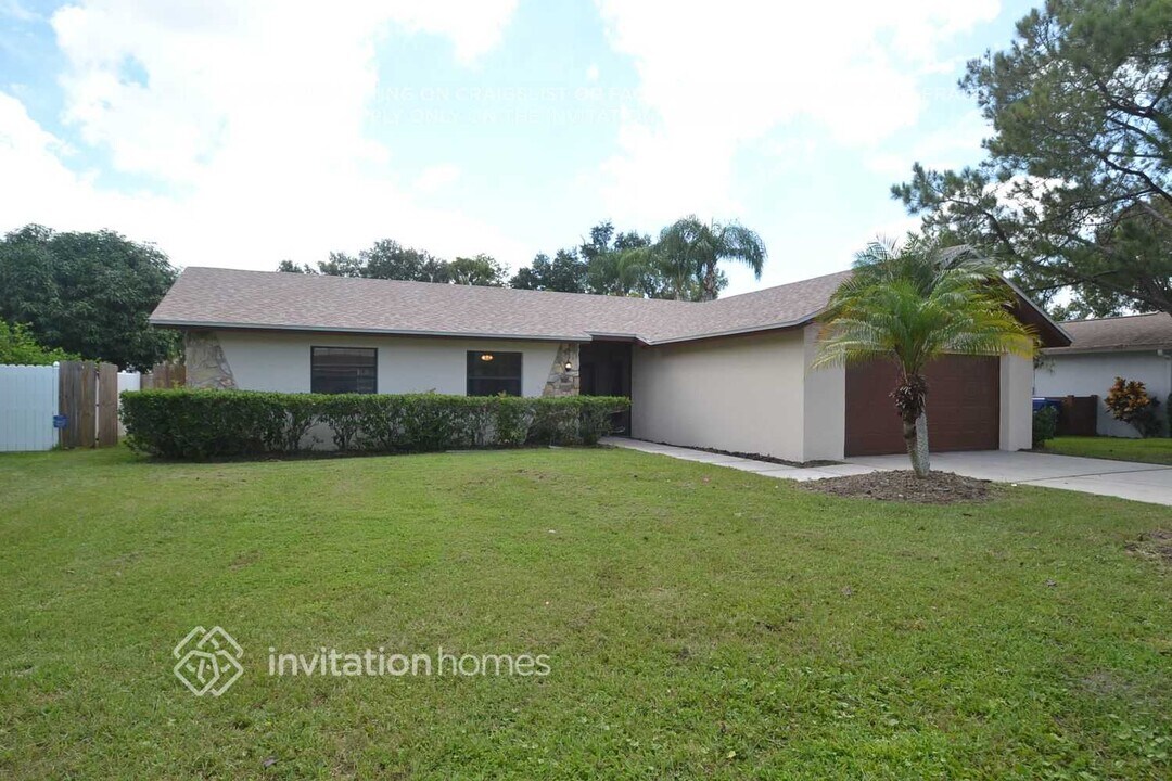 1855 Allendale Dr in Clearwater, FL - Building Photo
