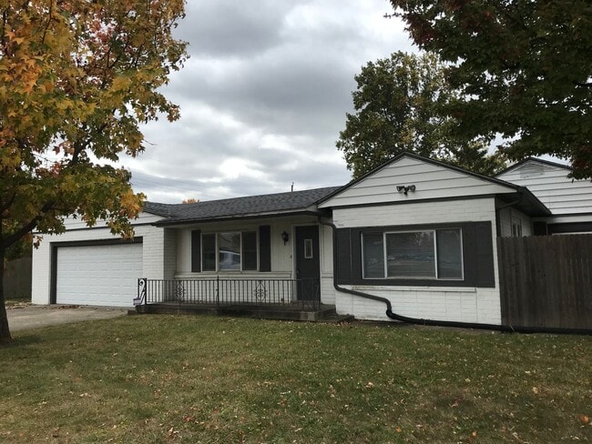 7405 E 56th St in Indianapolis, IN - Building Photo - Building Photo