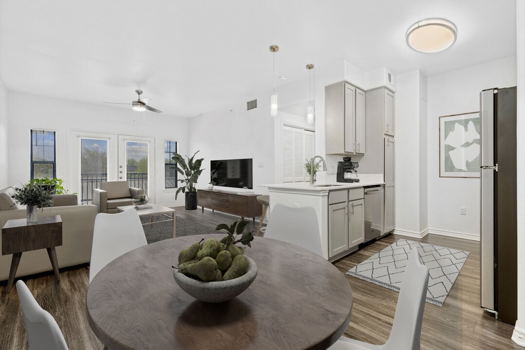 Midtown Urban in Arlington, TX - Foto de edificio