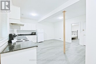 61 Fairchild Ave in Toronto, ON - Building Photo - Building Photo