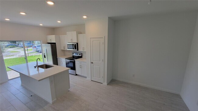 1759 SE 8th Terrace in Florida City, FL - Building Photo - Building Photo