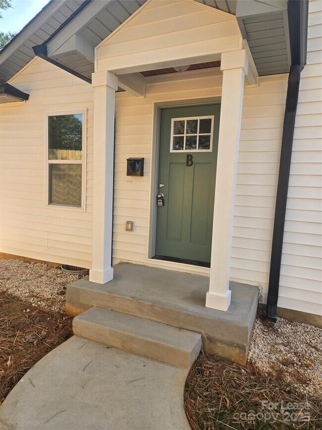 3100 Dawnshire Ave in Charlotte, NC - Building Photo - Building Photo