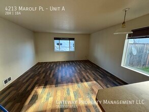 4213 Marolf Plaza in Tillamook, OR - Building Photo - Building Photo