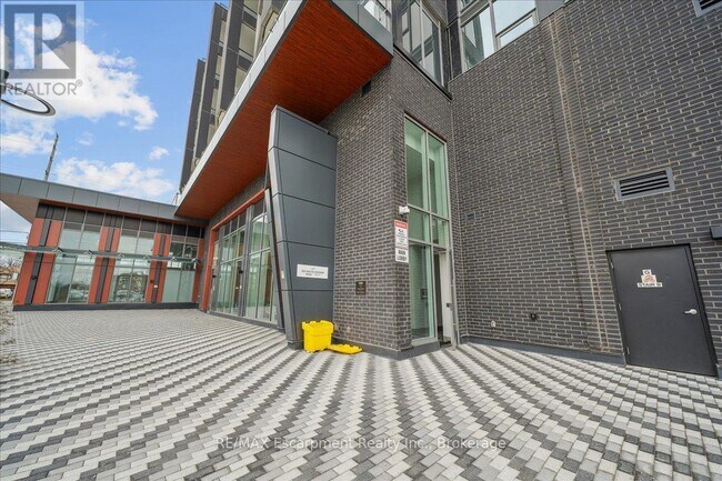 260 Malta Ave. in Brampton, ON - Building Photo - Building Photo