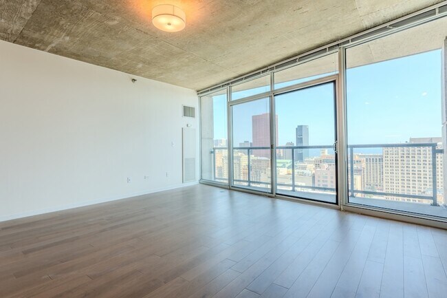611 S Wells St, Unit 2702 in Chicago, IL - Foto de edificio - Building Photo