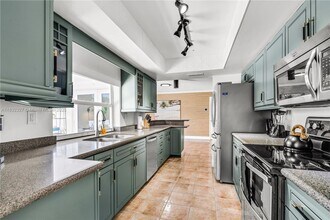 421 NE 22nd Ave in Fort Lauderdale, FL - Building Photo - Building Photo