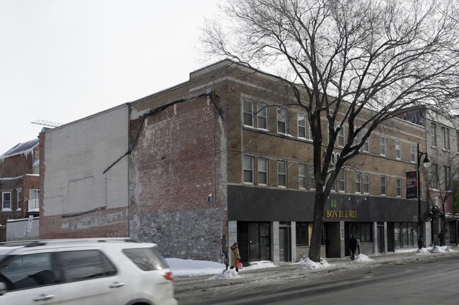 1431-1441 Saint-Laurent in Montréal, QC - Building Photo - Building Photo