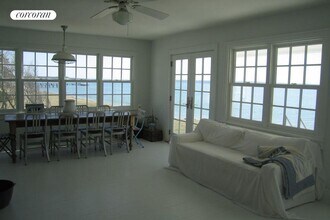 80 Peconic Ave in Shelter Island, NY - Building Photo - Building Photo