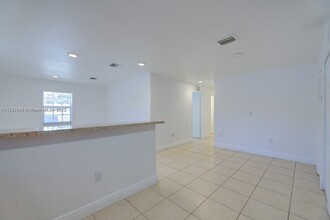 1814 NW 93rd St in Miami, FL - Building Photo - Building Photo