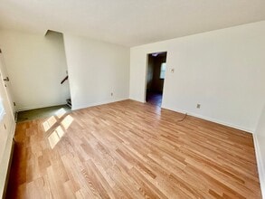 190 Macey Ave in Versailles, KY - Foto de edificio - Building Photo