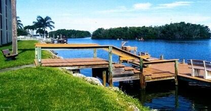 200 S Banana River Blvd in Cocoa Beach, FL - Building Photo - Building Photo