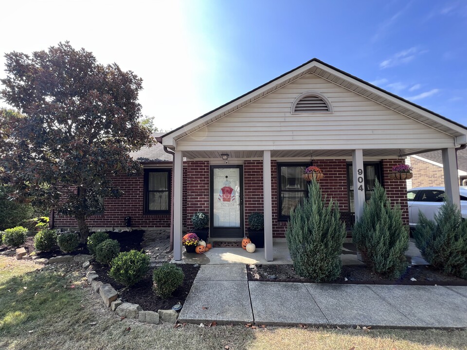 904 Overview Dr in Lexington, KY - Building Photo