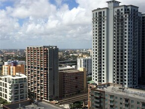 1100 S Miami Ave in Miami, FL - Building Photo - Building Photo