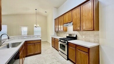 5609 Walid Ln in Rosenberg, TX - Building Photo - Building Photo
